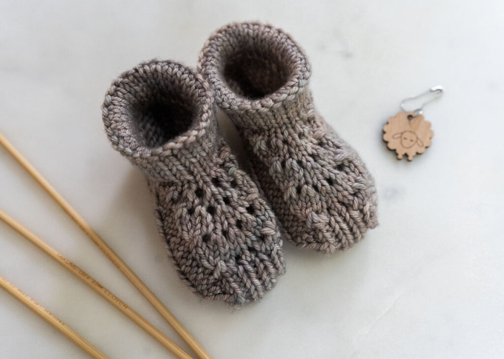 Knitted booties - best Knitting patterns to make for a new baby
