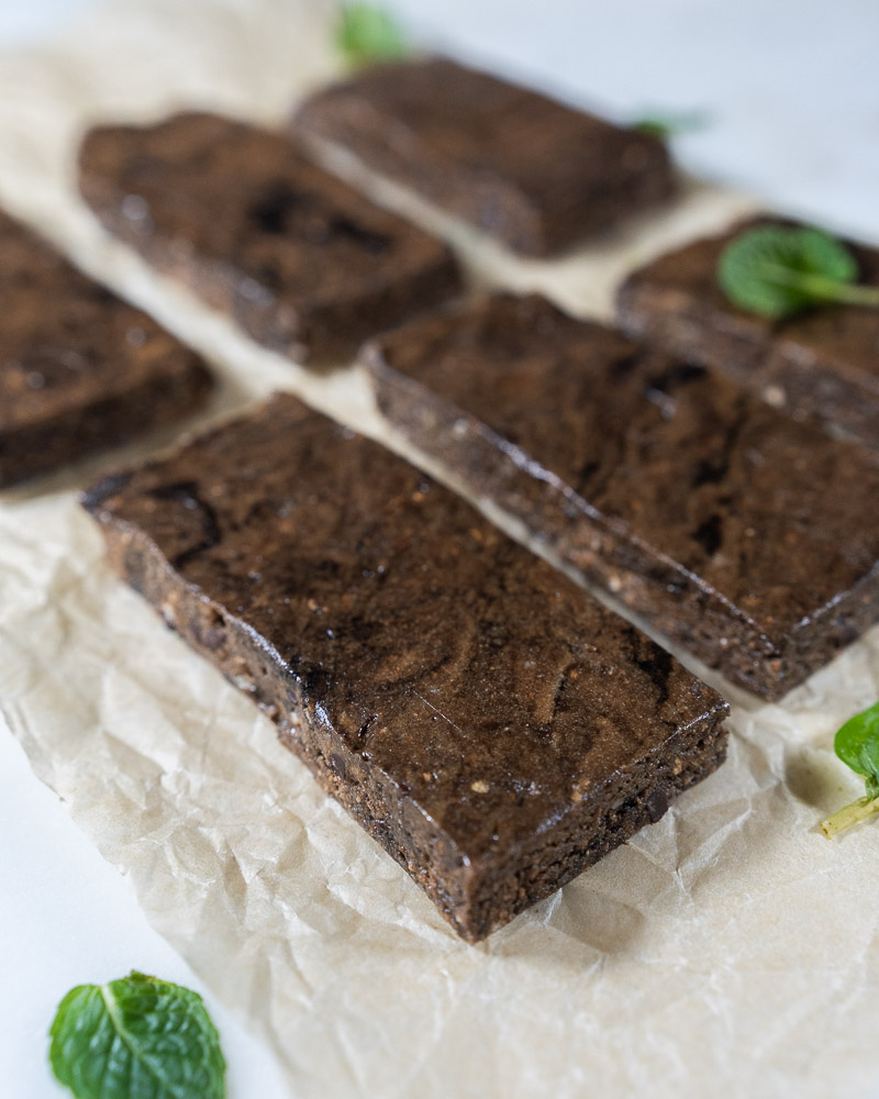 homemade chocolate protein bars
