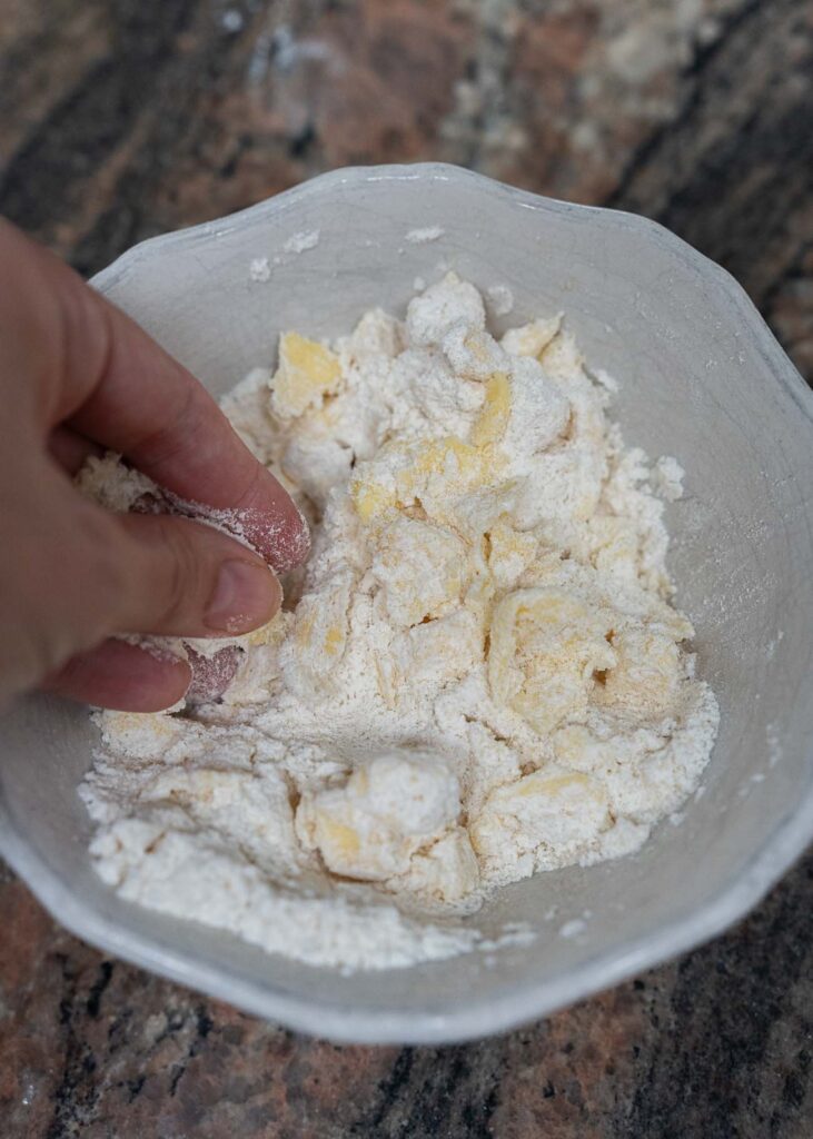 mixing cheesecake crust