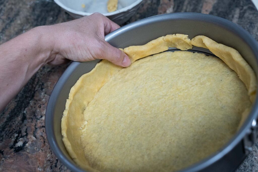 making homemade cheesecake